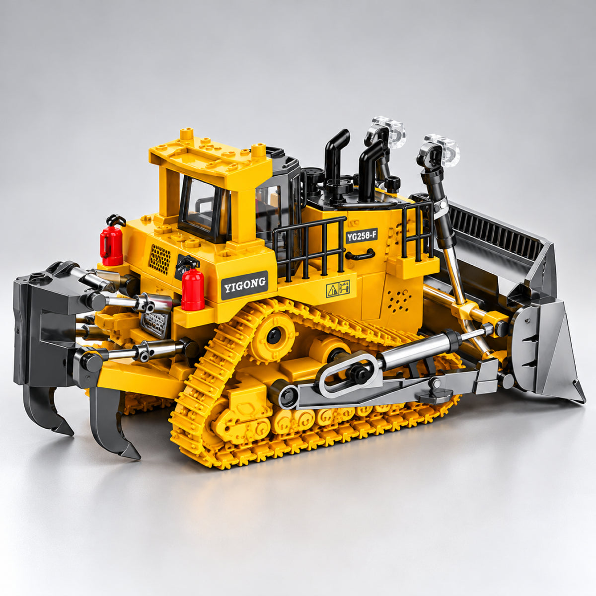 RC Track-Type Tractor – 2.4GHz Remote Control Bulldozer with Die-Cast Alloy Parts